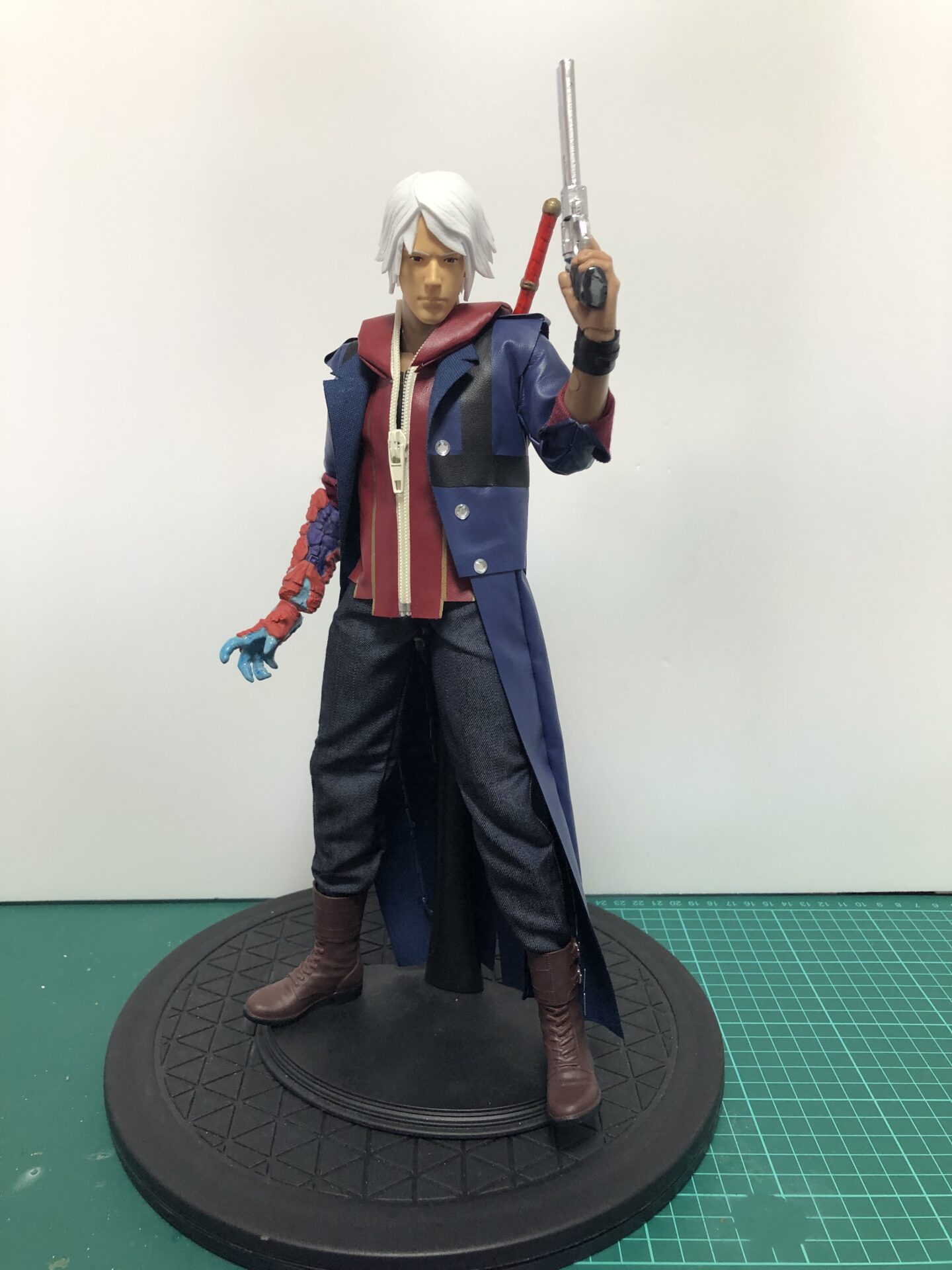 1/6 ネロ フィギュア デビルメイクライ4 レビュー | ひよこブログ