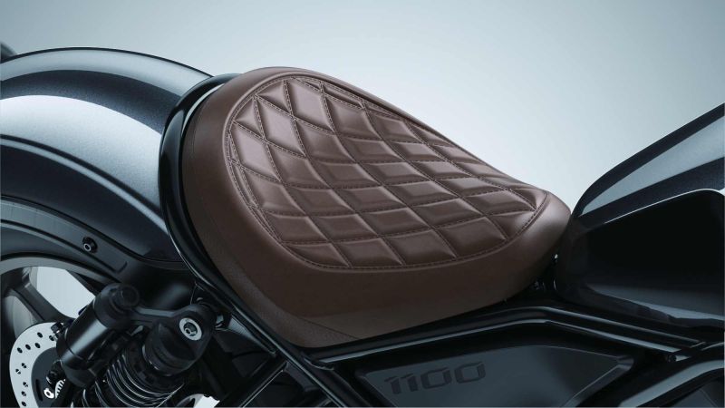 スペシャルメインシート (Rebel 1100 T)(ブラウン): 純正アクセサリー