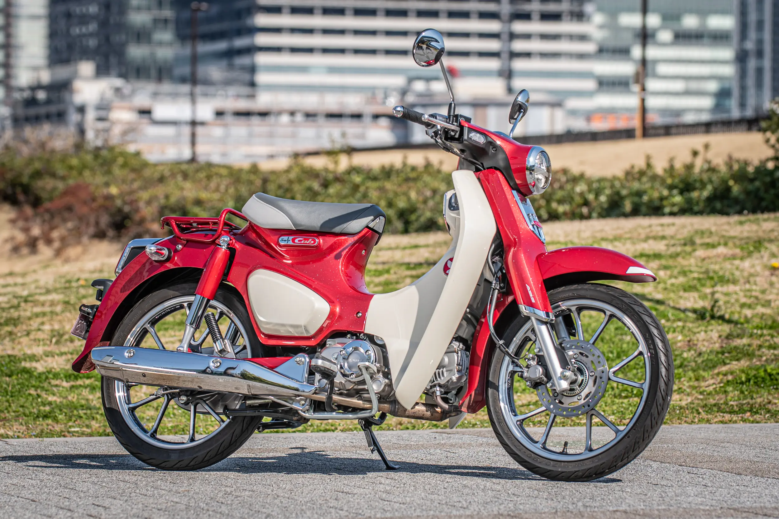 オトナ向け？】125ccの『スーパーカブ C125』は眺めるだけでも満足