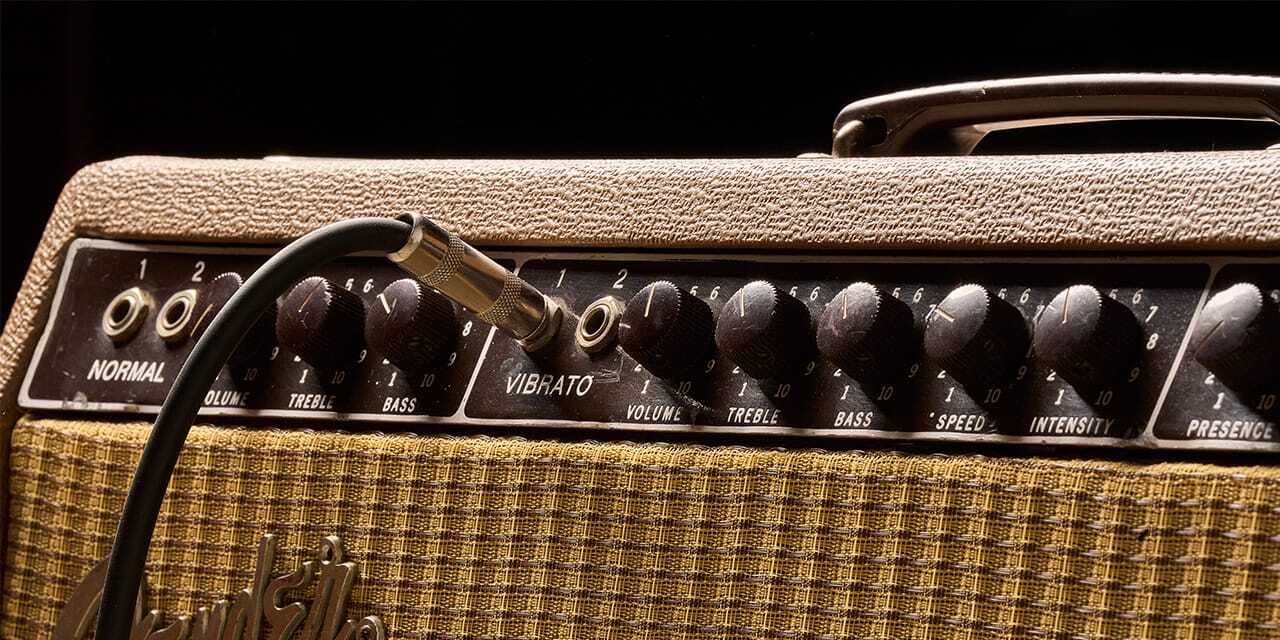 UAFX Flow Vintage Tremolo - Universal Audio | Hookup, Inc.
