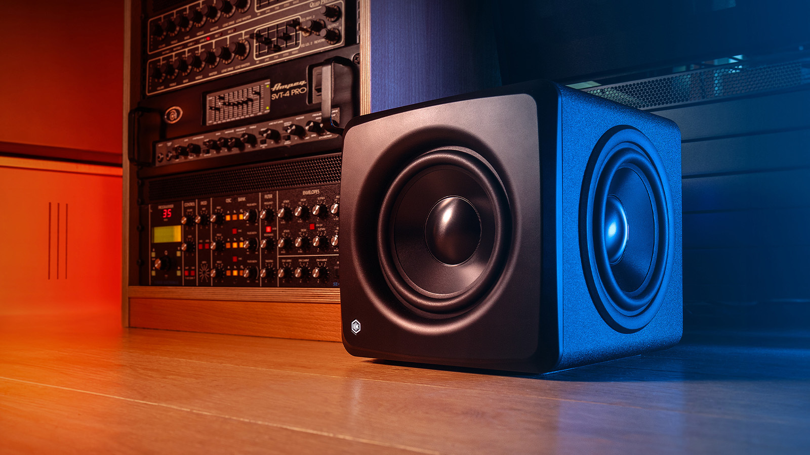 iLoud Sub - IK Multimedia | Hookup, Inc.