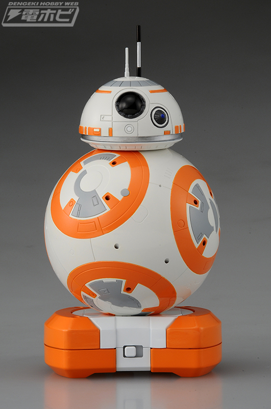 スター・ウォーズ』「BB-8」がリモコン操作ですいすい動く！サイズや