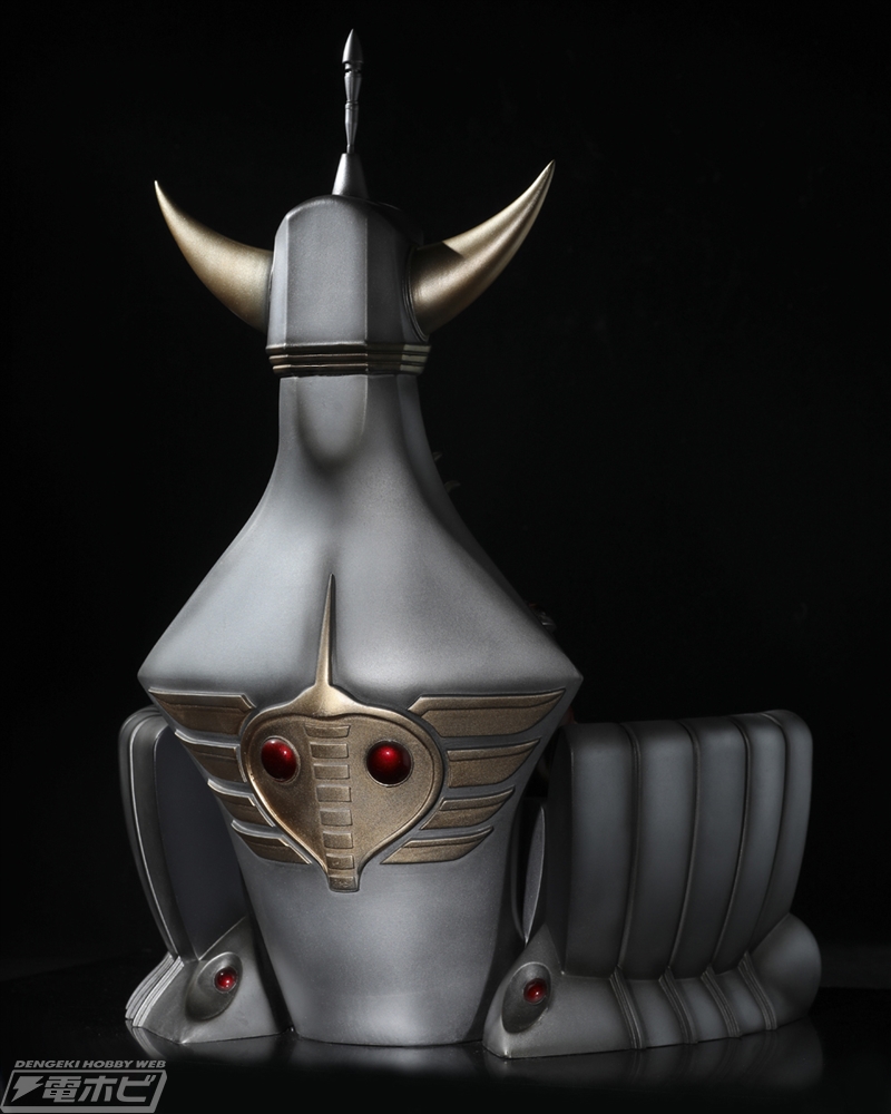 全高約41センチの大迫力！『北斗の拳』ラオウが玉座に鎮座した決定版