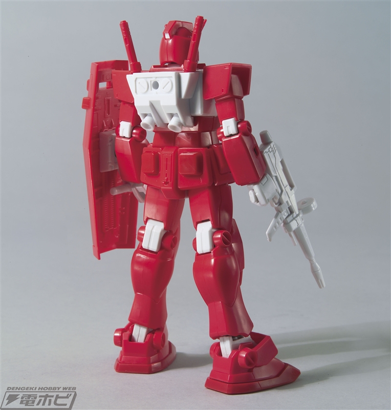 ユニクロ限定ガンプラがもらえる「機動戦士ガンダム40周年記念UT」が