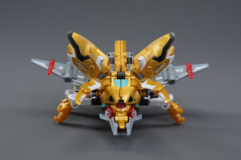 エヴァンゲリオン』と変形可動フィギュア「BEASTBOX」がコラボ！初号機