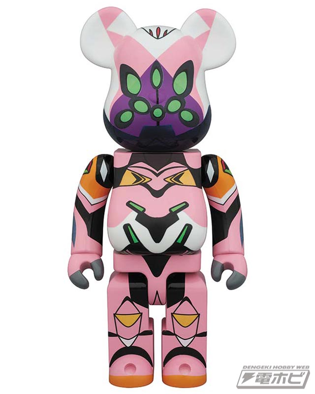 エヴァンゲリオン2号機とエヴァンゲリオン8号機β、2体のエヴァが特大