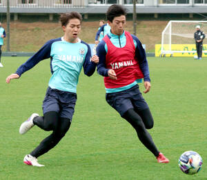 G大阪、新体制発表で9選手が決意 ライバルC大阪から加入の松田陸