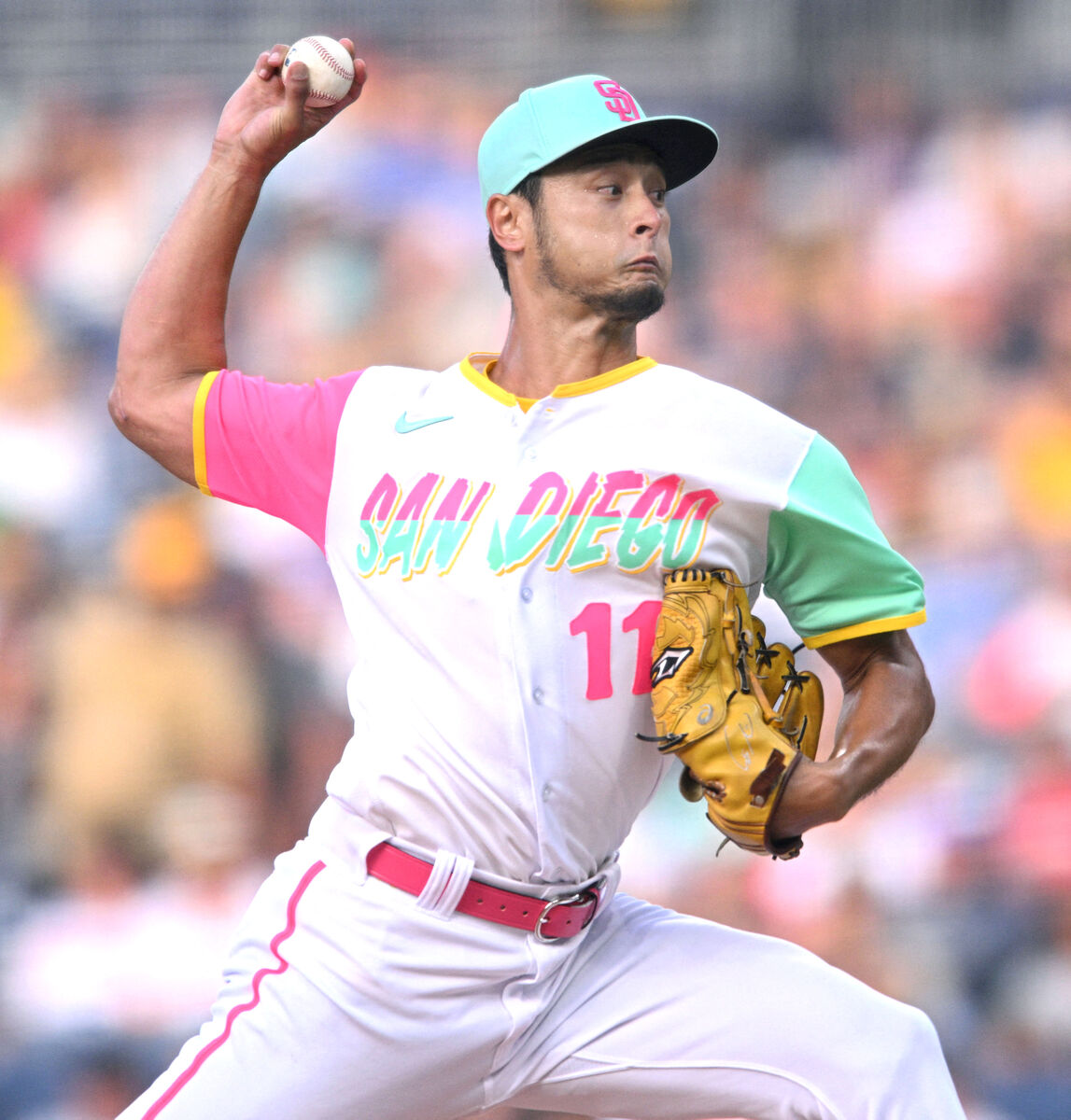 ダルビッシュ有、ど派手なユニホームで5人目の日米通算180勝達成