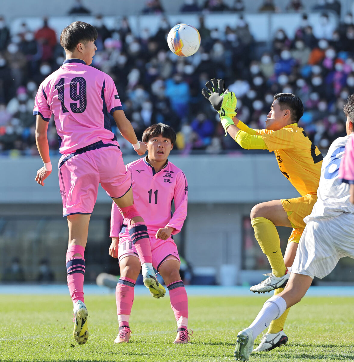 高校サッカー】日大藤沢の198センチFW森重陽介が2発！ 後半は