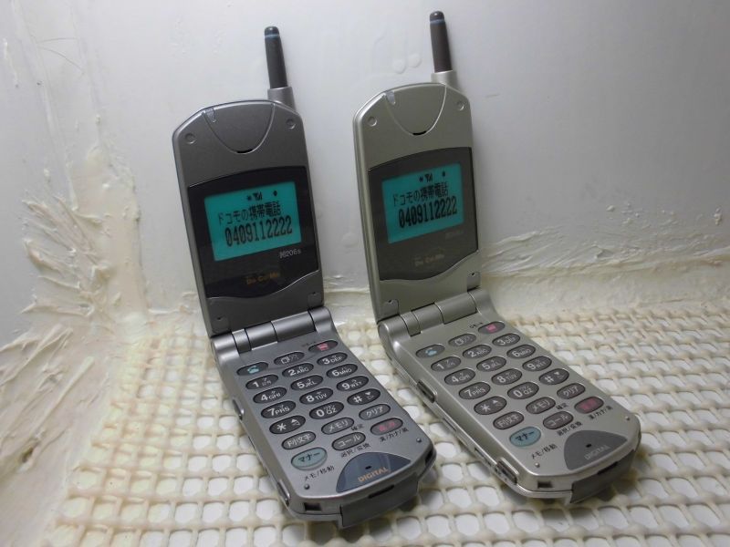 NTTドコモ N206sHYPER モックアップ 【クリックポスト非