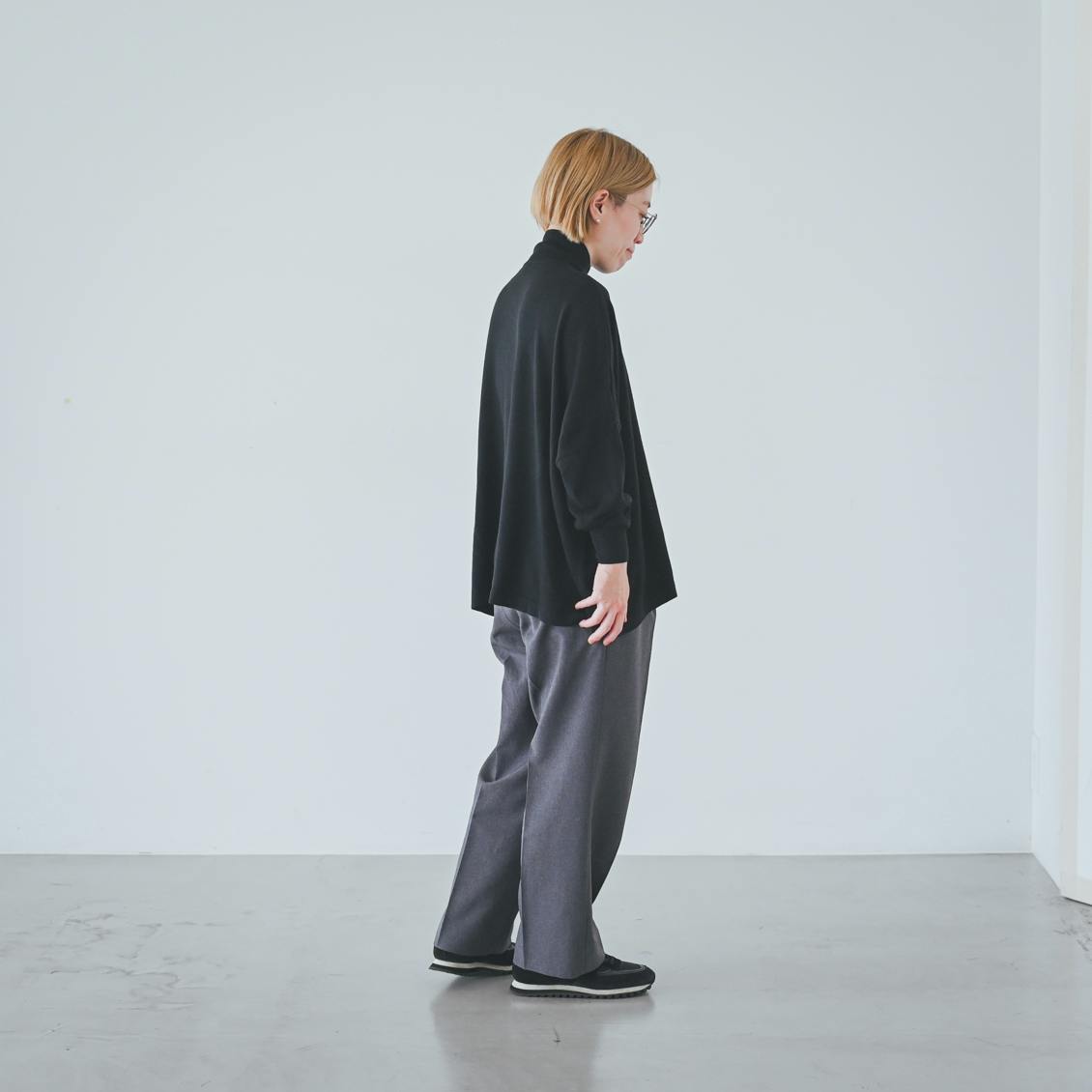 着用レビュー】ロングセラーのオリジナル「ハイネックニット」を6名が