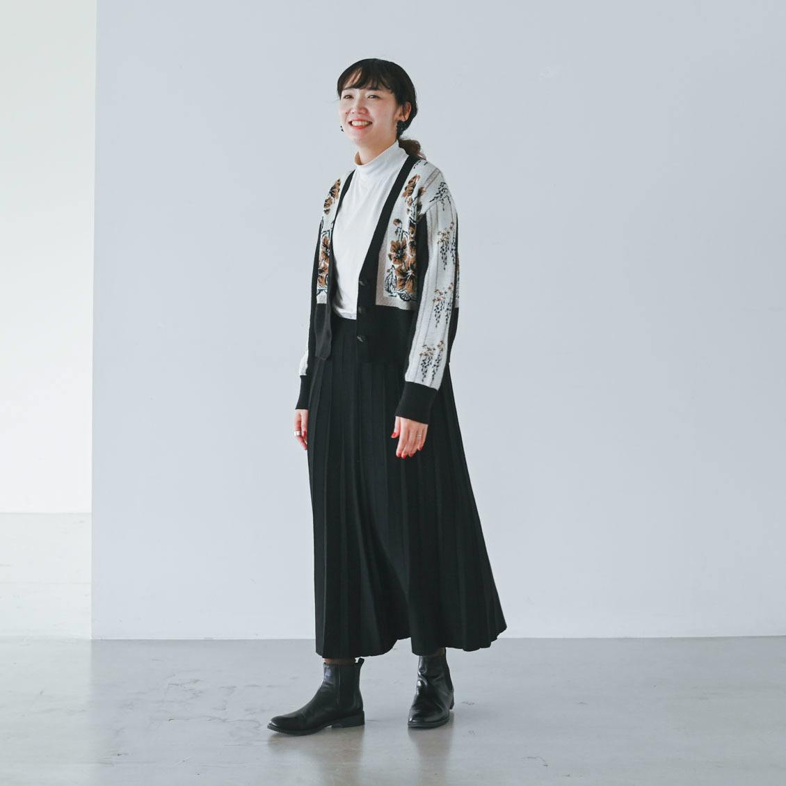 着用レビュー】ひらり、ときめく。オリジナルの「ニットプリーツ