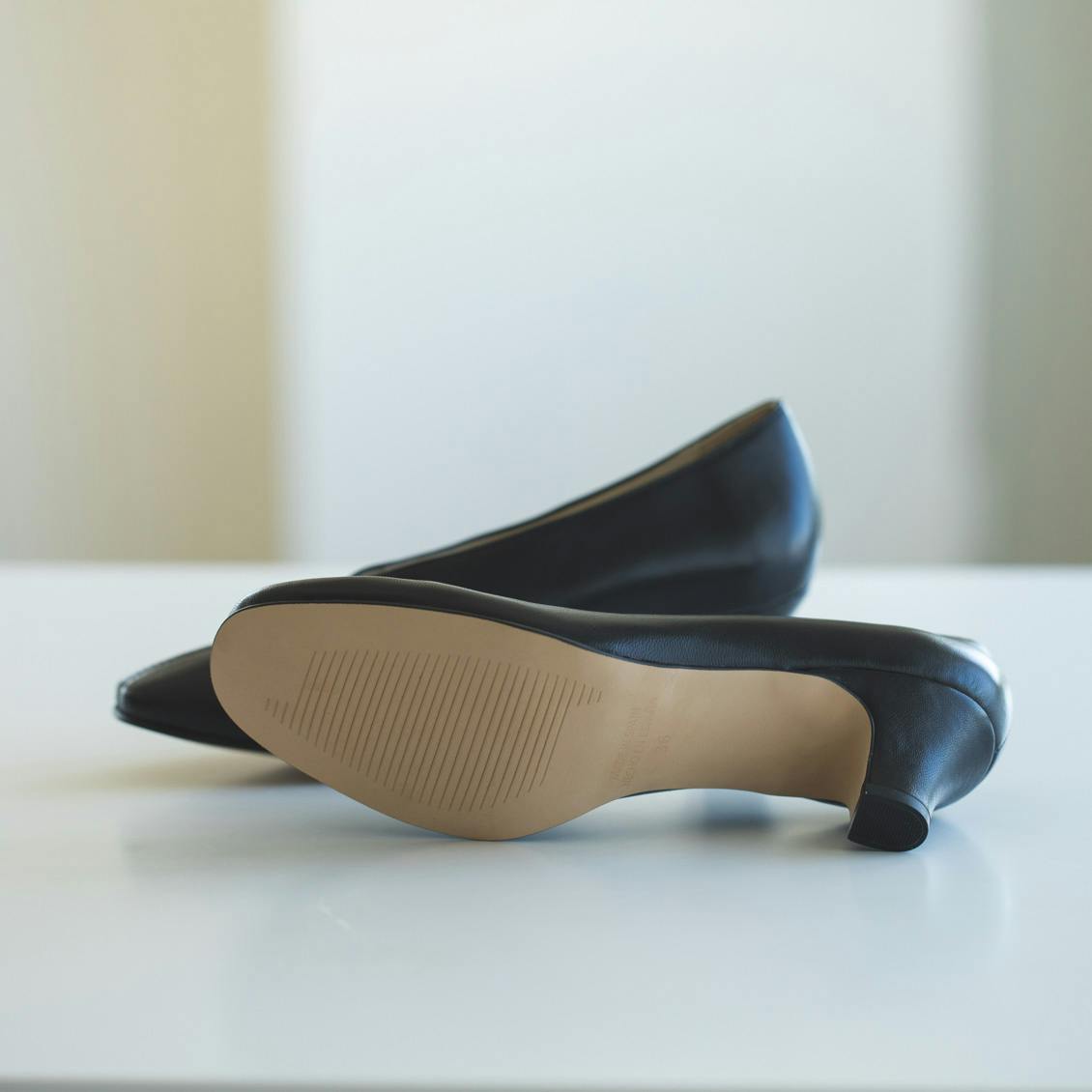 REMME / レメ / レザーパンプス（ブラック） - 北欧、暮らしの道具店