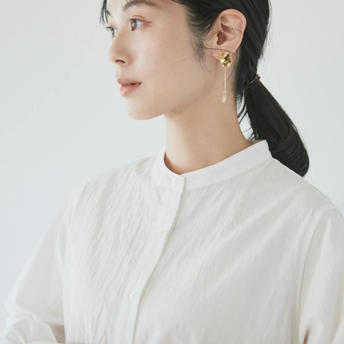 洗いざらしで着られるサイドギャザーブラウス - 北欧、暮らしの道具店