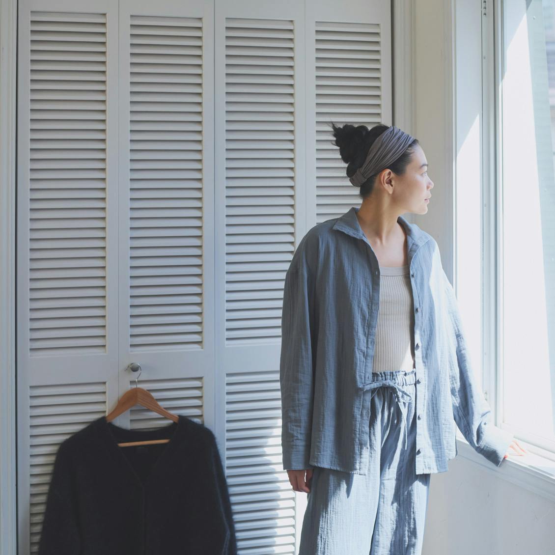 夜じかんをご褒美に」襟元にこだわったダブルガーゼパジャマ - 北欧