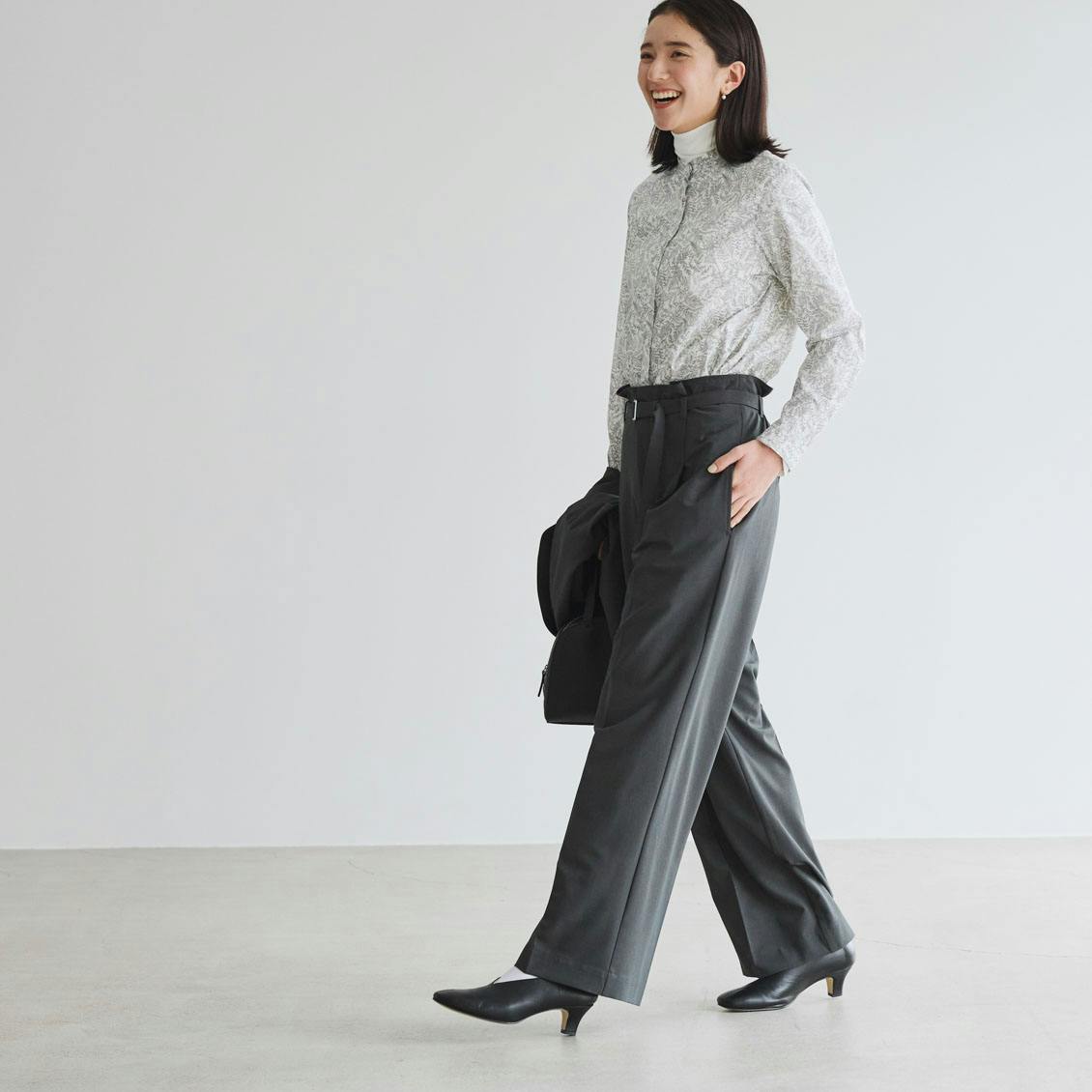 自分らしく、凛としたい」ベルト付きのオフィスパンツ（セットアップ