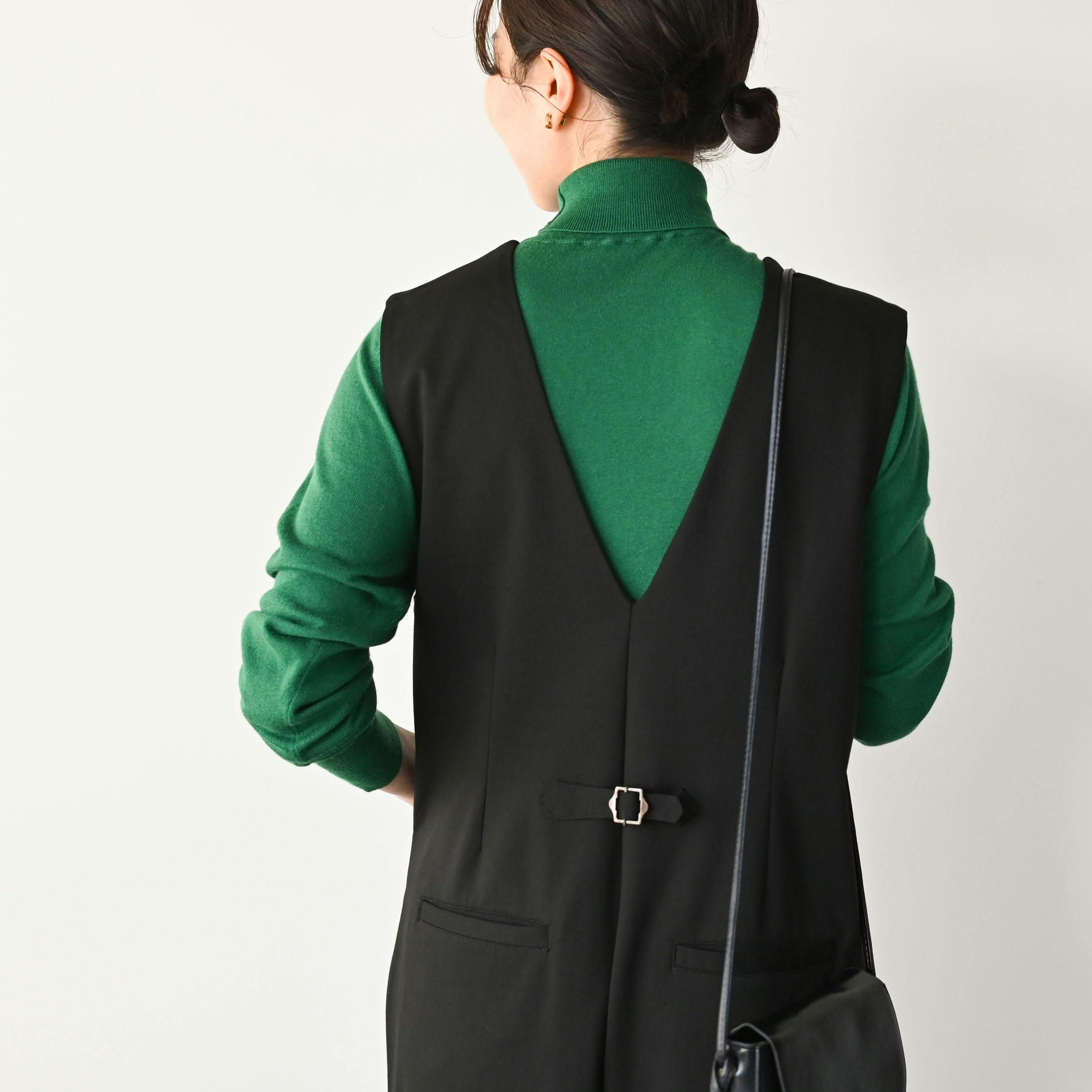 気軽に着られて、きれい見え」ポンチ素材のオールインワン - 北欧