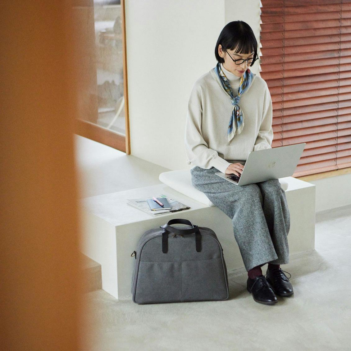 憧れを連れていく」スーツケースみたいに使えるボストンバッグ