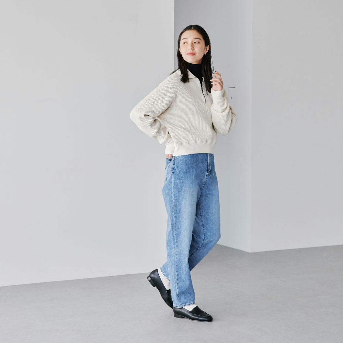 カジュアルすぎない大人顔」新定番のテーパードデニム（Sサイズ / M