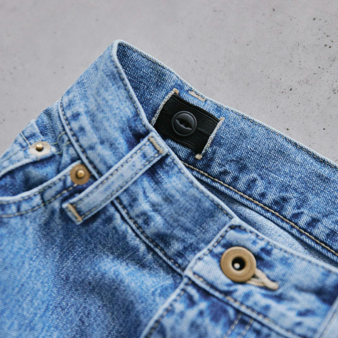 カジュアルすぎない大人顔」新定番のテーパードデニム（Sサイズ / M