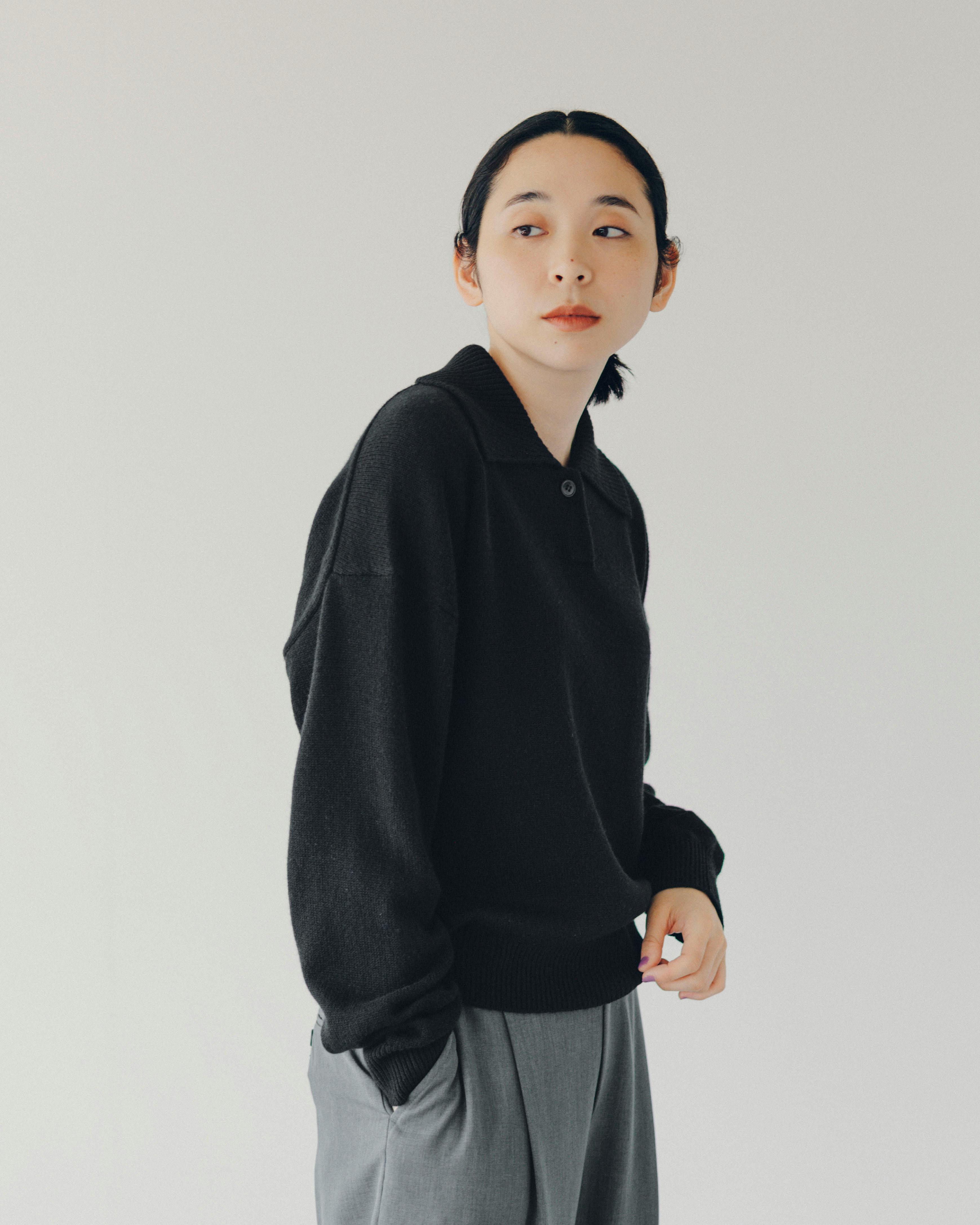 大人にひとさじのアクセント」洗えるウールの襟付きニット - 北欧