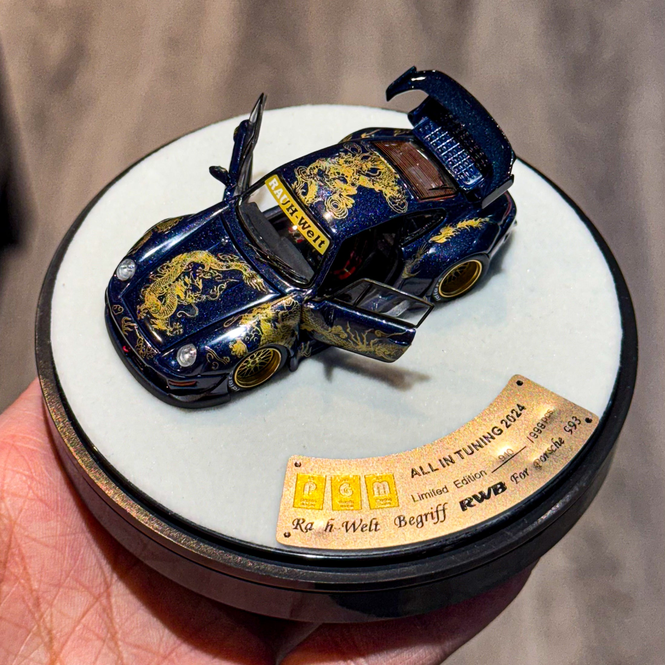 Ignition Model 1:18 TOP SECRET 34GT-R (BNR34) Gold IG3640