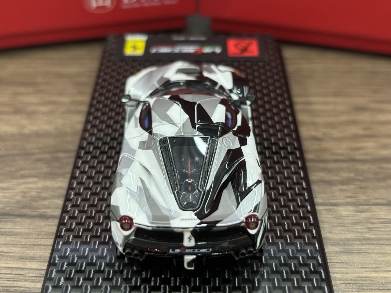 DMH 1:64 La Ferrari Camouflage Livery – Horizon Diecast