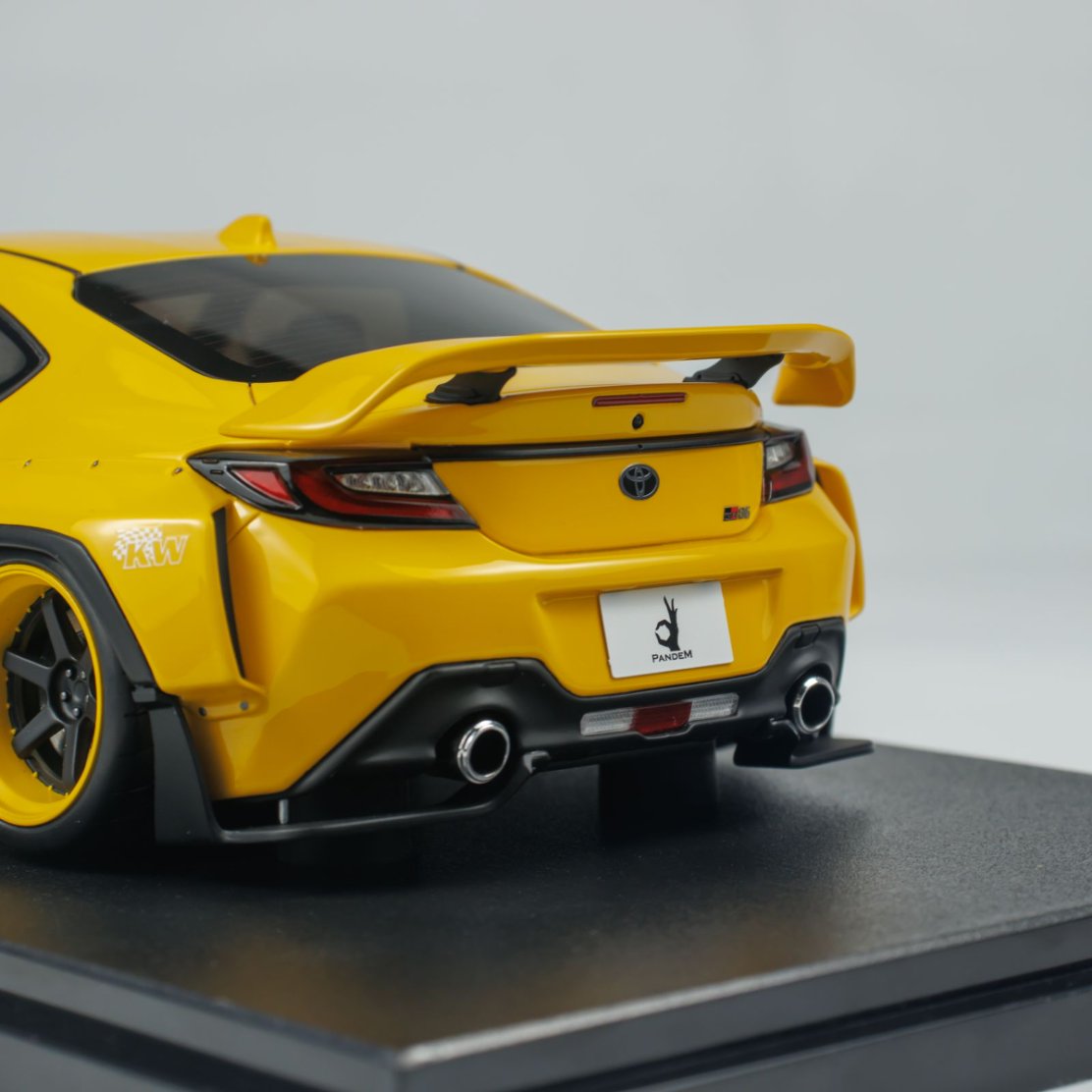 GT Spirit 1:18 Toyota GR86 Rocket Bunny Yellow CLDC043 – Horizon