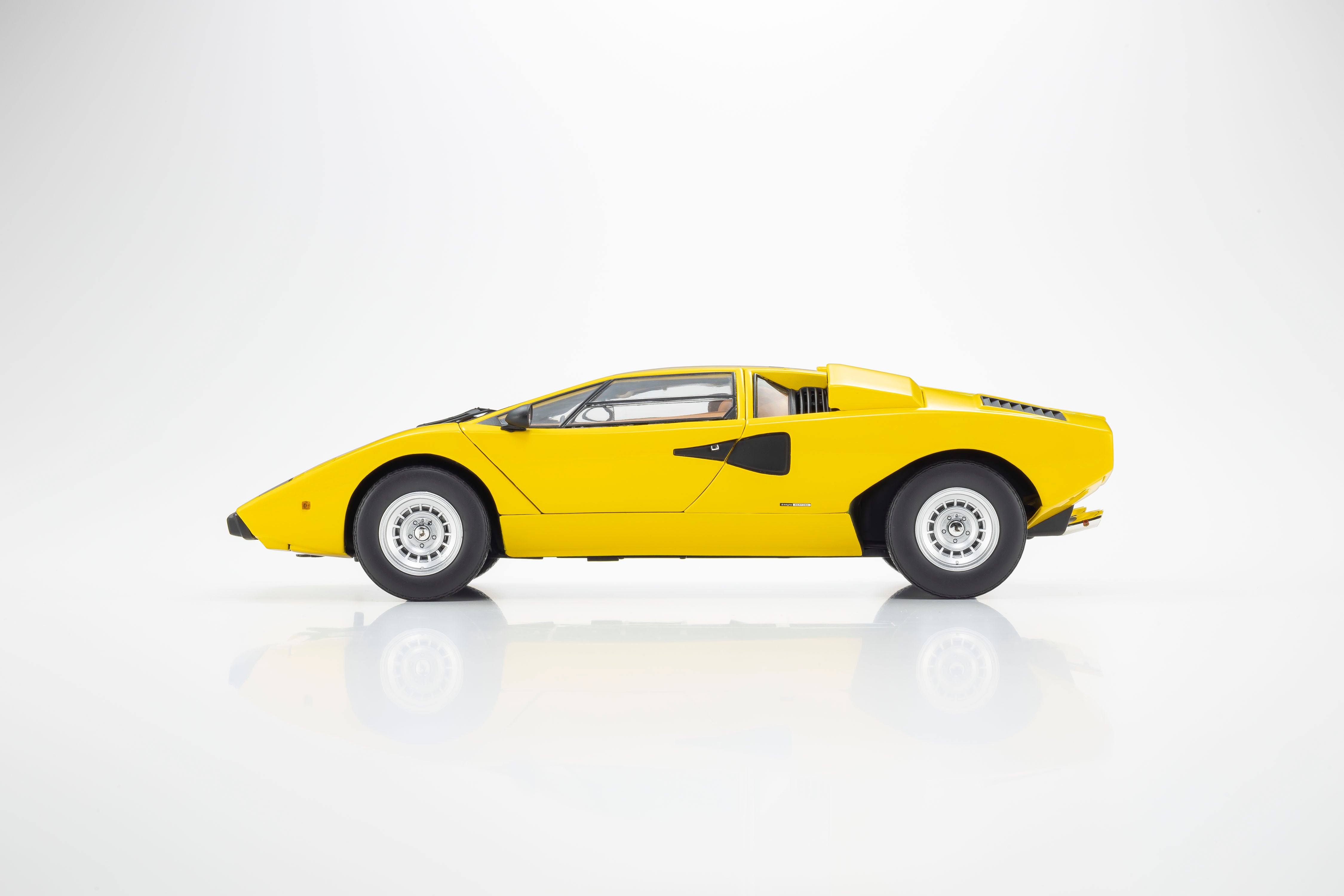 Preorder] Kyosho 1:18 Lamborghini Countach LP 400 - Yellow 08321YT