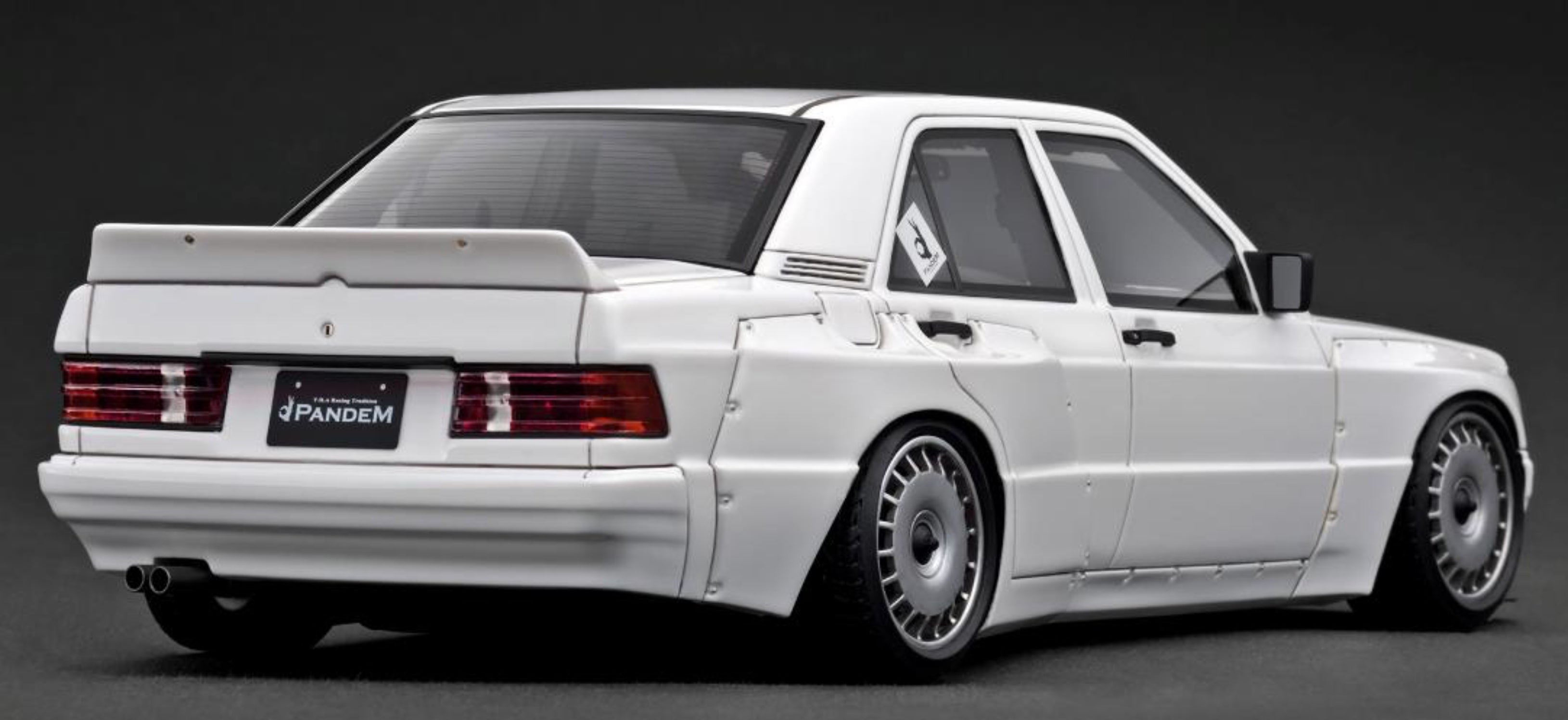 Ignition Model 1:18 PANDEM 190 White IG3774 – Horizon Diecast