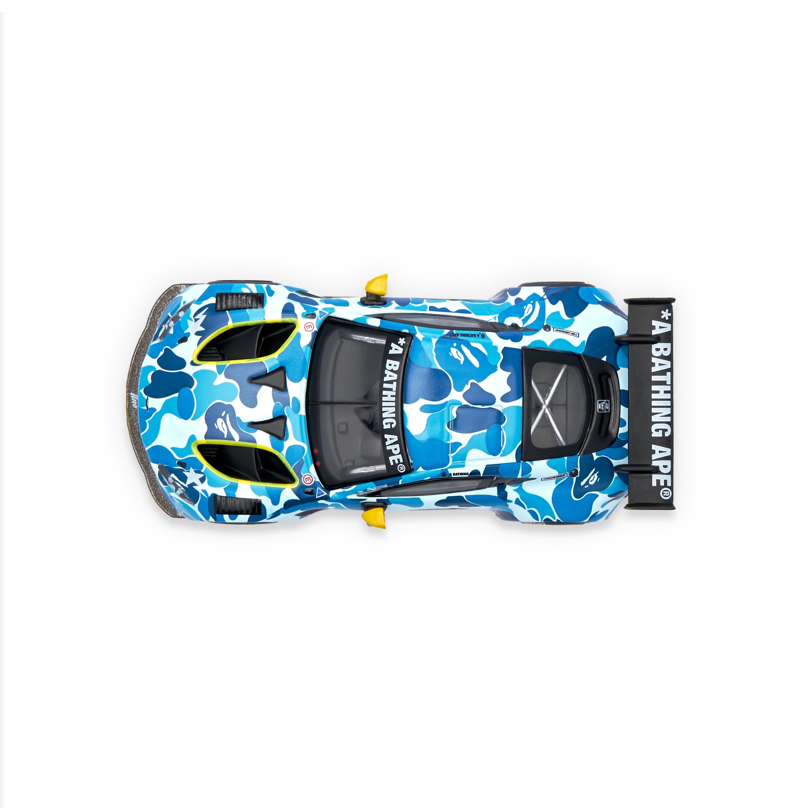 POPRACE 1:64 BAPE® x Aston Martin Vantage GT3 (3 Variant