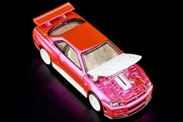 HWCにてRLC限定のピンクエディションNISSAN SKYLINE GT-R (BNR34)発売