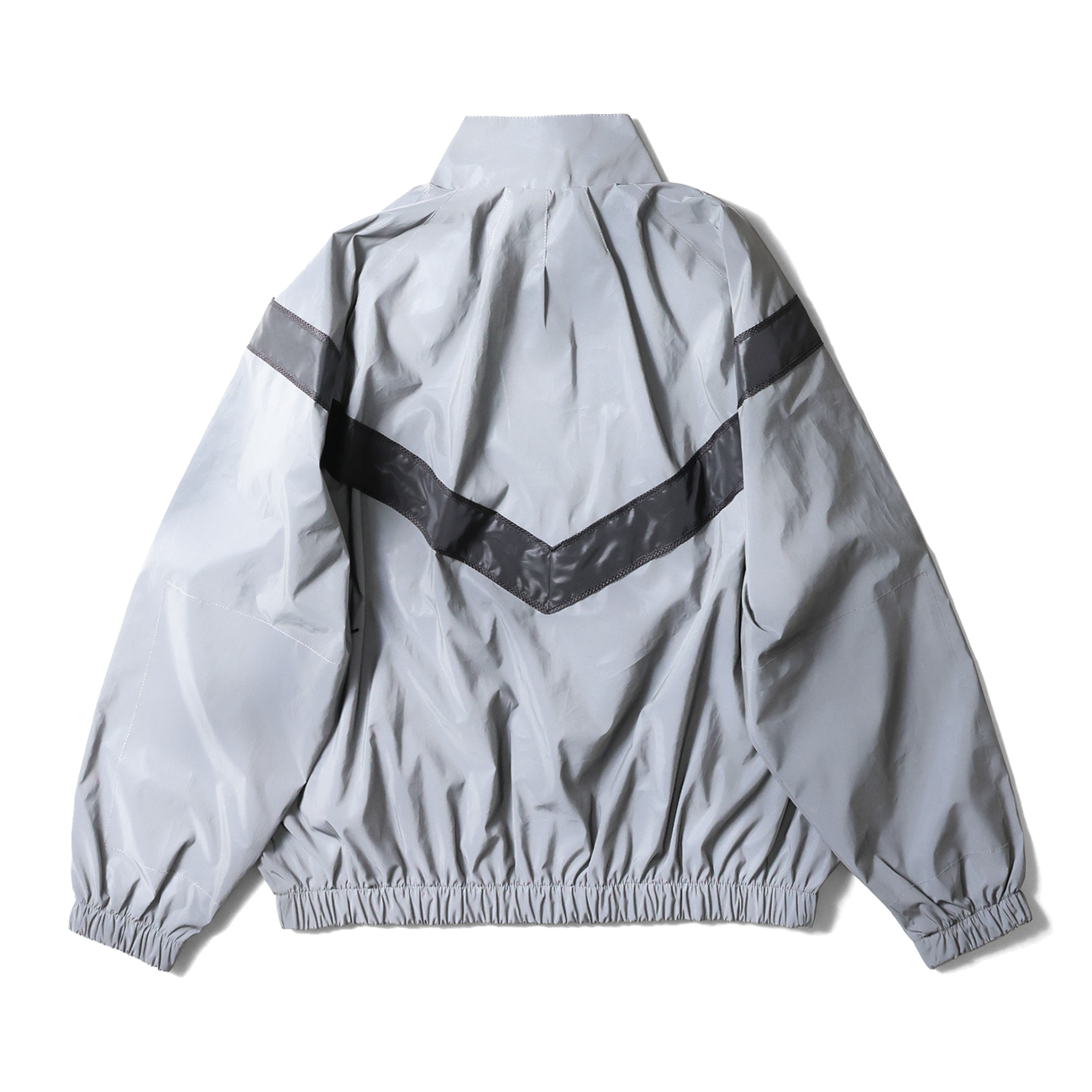 光を反射するリフレクター生地を使用した『IPFUフィットネスジャケット