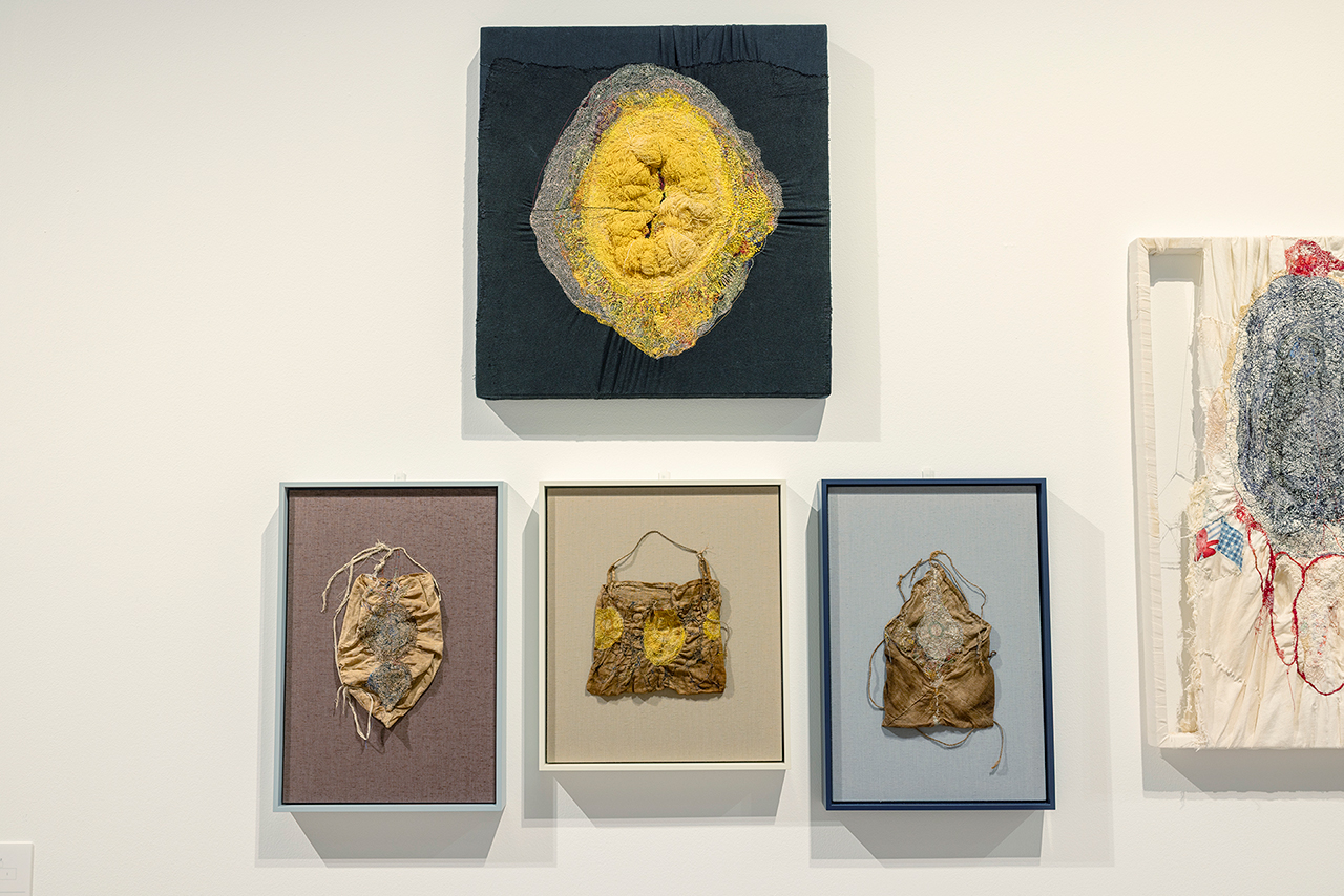 古布に宿る歴史の上に自身の時間を縫いとめていく、沖潤子の作品