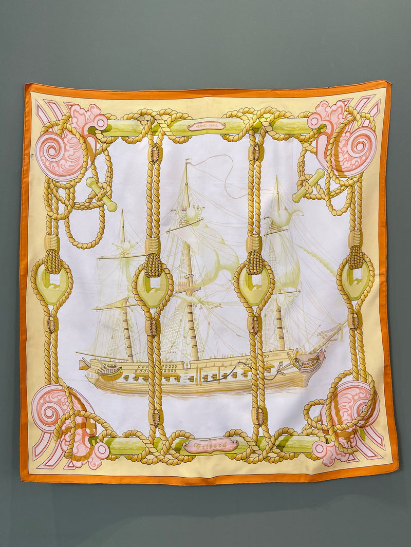 エルメス スカーフ カレ90 MUSIQUE DES DIEUX 神々の音楽 【公式通販】