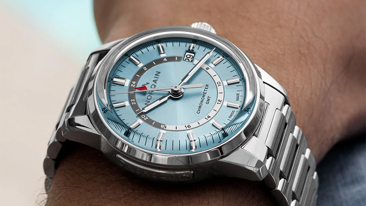 ノルケインの「フリーダム60 GMT」にアイスブルーの新作モデルが登場