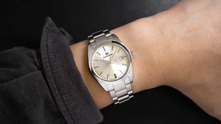 男女問わず着用できる万能な腕時計｜グランドセイコー『SBGX263』の