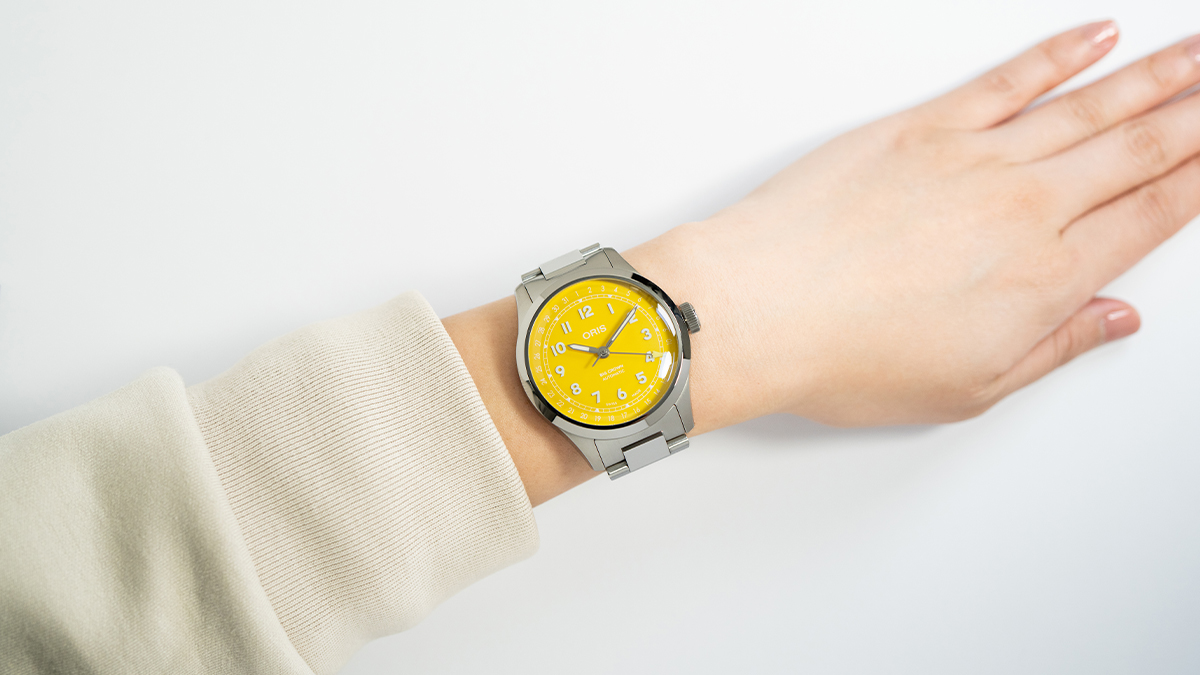 オリス ビッグクラウン ポインターデイトに加わった、鮮やかな3色の