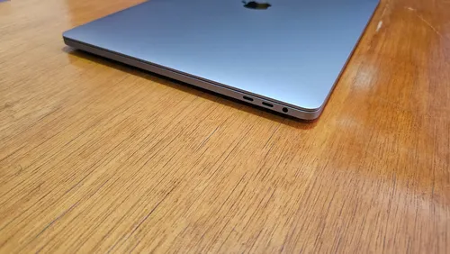 Macbook Pro 16 2019 I9 16gb 1tb Amd 5600m 4gb I9 16gb 1tb Cinza
