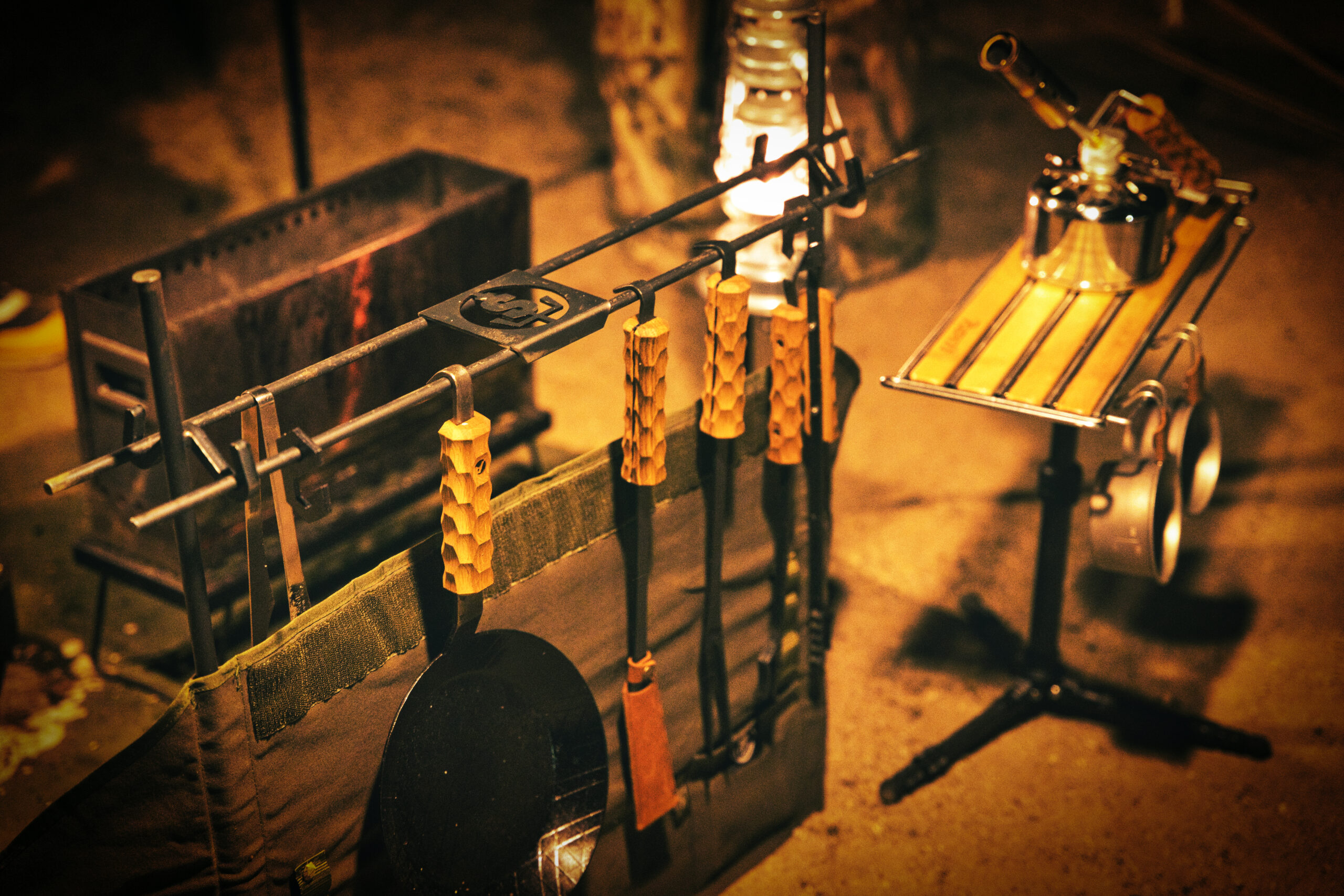 アシモクラフツのテーブル「A38grate」の三脚はこれがおすすめ