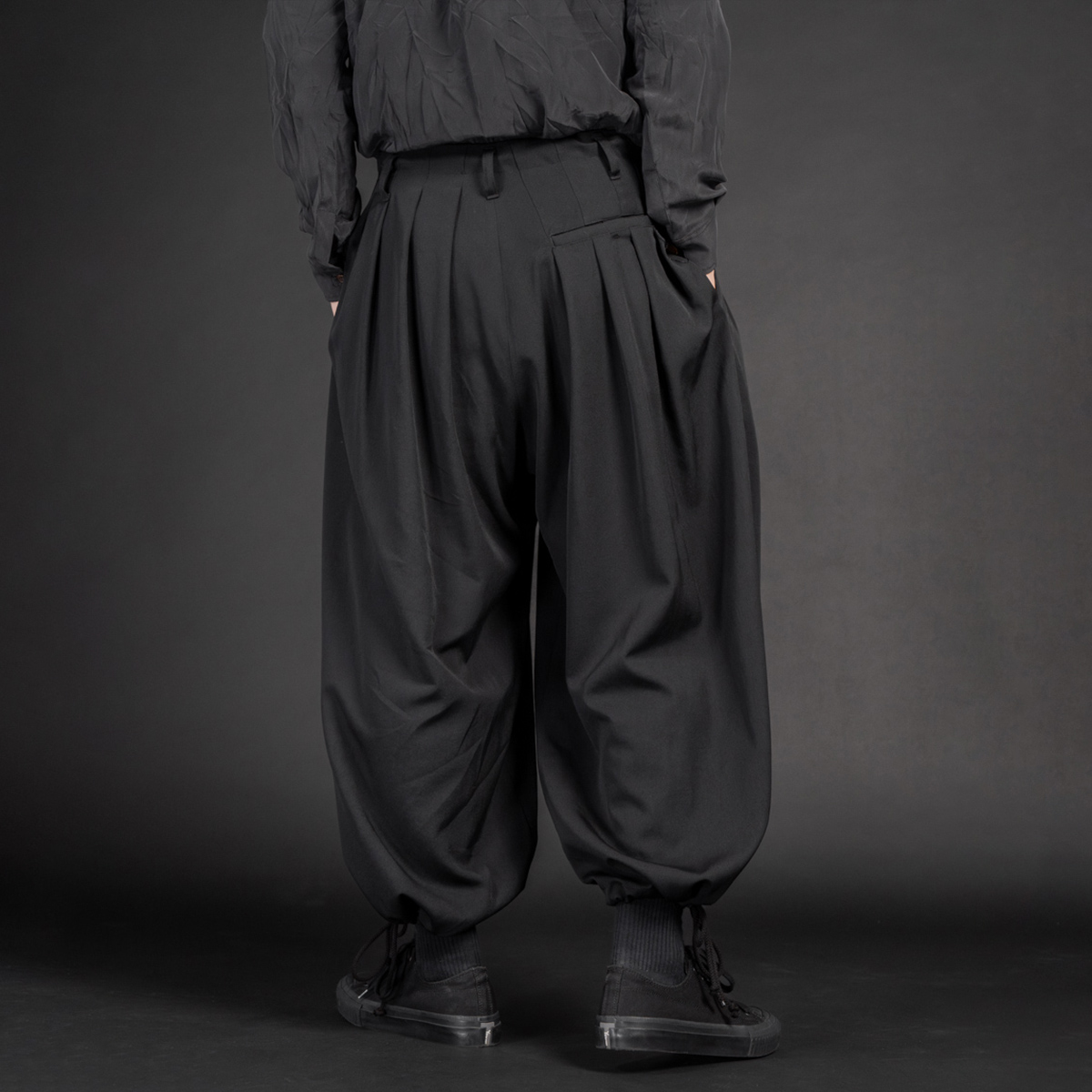 ヨウジヤマモト24年秋冬 新作入荷 バルーンパンツ&スカート | HUES