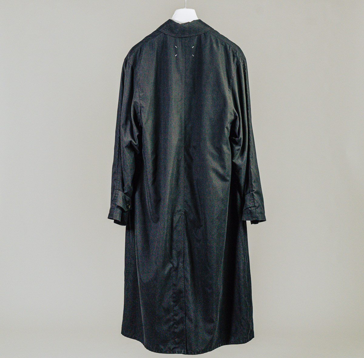 メゾンマルジェラのステンカラーコート2024 | HUES 福岡セレクトショップ