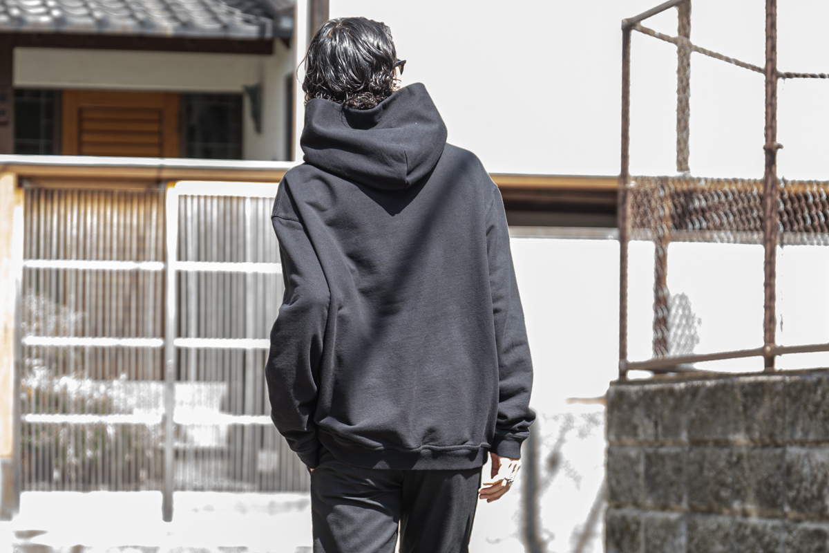 メゾンマルジェラのリバースロゴパーカー | HUES 福岡セレクトショップ