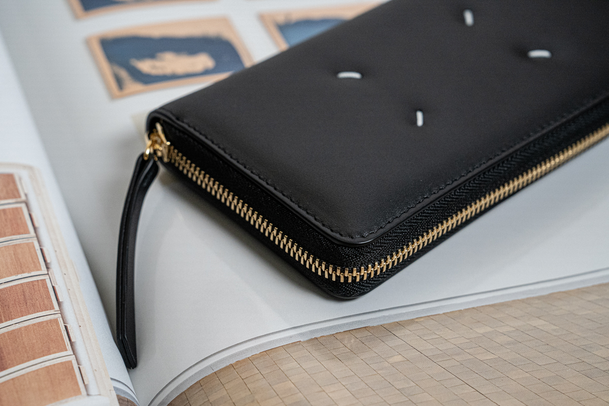 メゾンマルジェラのロングウォレット 2022年秋冬モデル | HUES 福岡