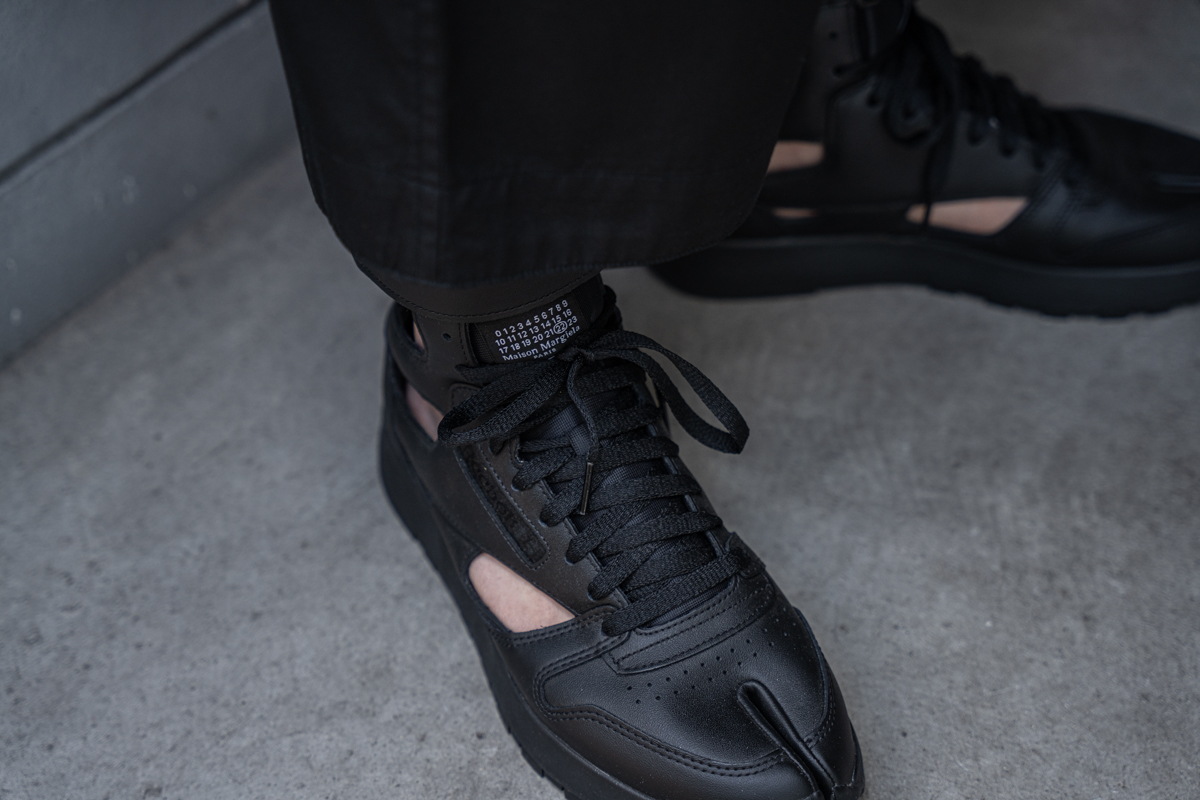 メゾンマルジェラ×リーボック “クラシックレザー タビ ハイ” | HUES