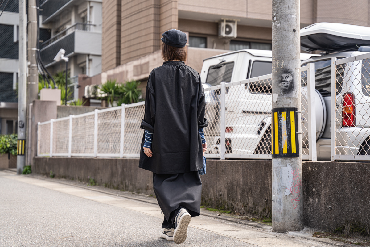 ポータークラシックのギャバジン スタンドカラー スモックシャツ