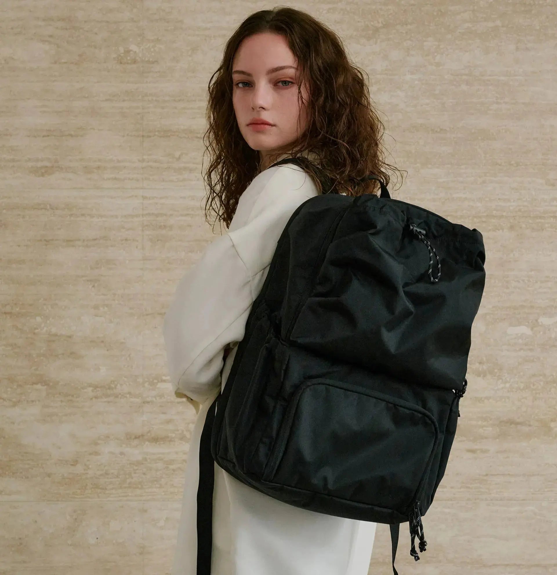 Hugoo ブラック リュックサックとポーチセット Hugoo ブラック