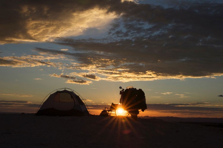 キャンパーに愛され続けるカーミットチェア！人間味あふれるその誕生