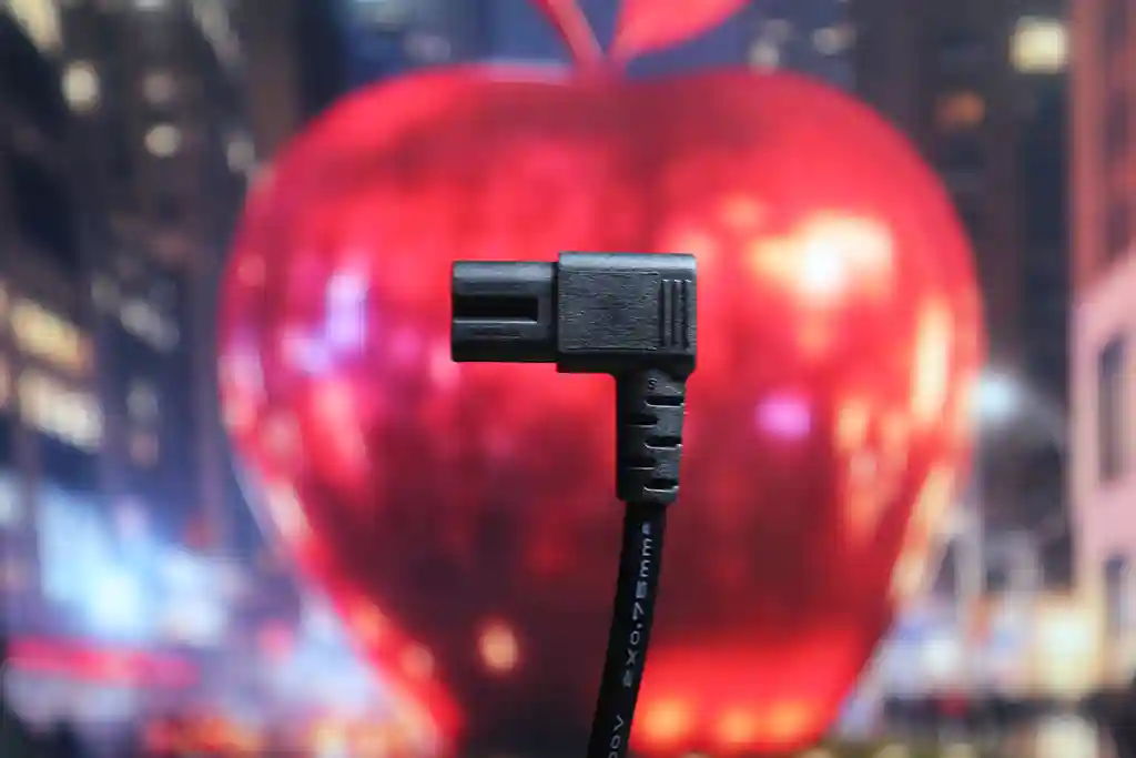 使える？】Mac mini（M4）用に『444円』のL字型電源コードを買ってみた