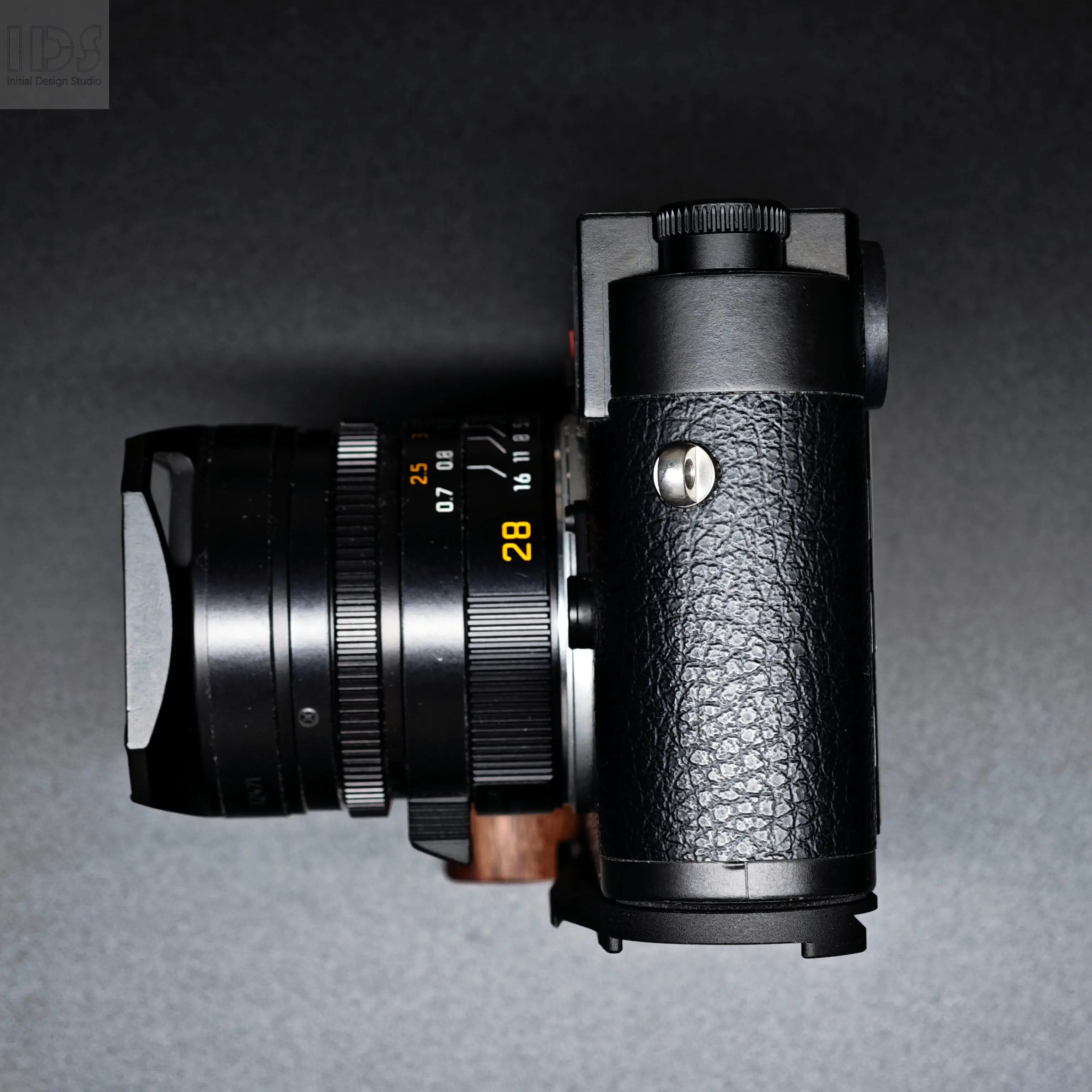 IDSworks Pillar Grip for Leica M11 series - IDS initial design studio